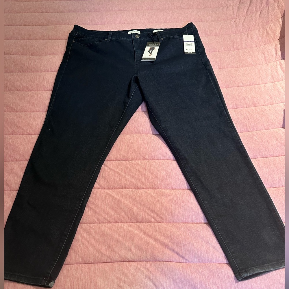 NWT SOFIA MID RISE SKINNY ANKLE JEANS SIZE 20.